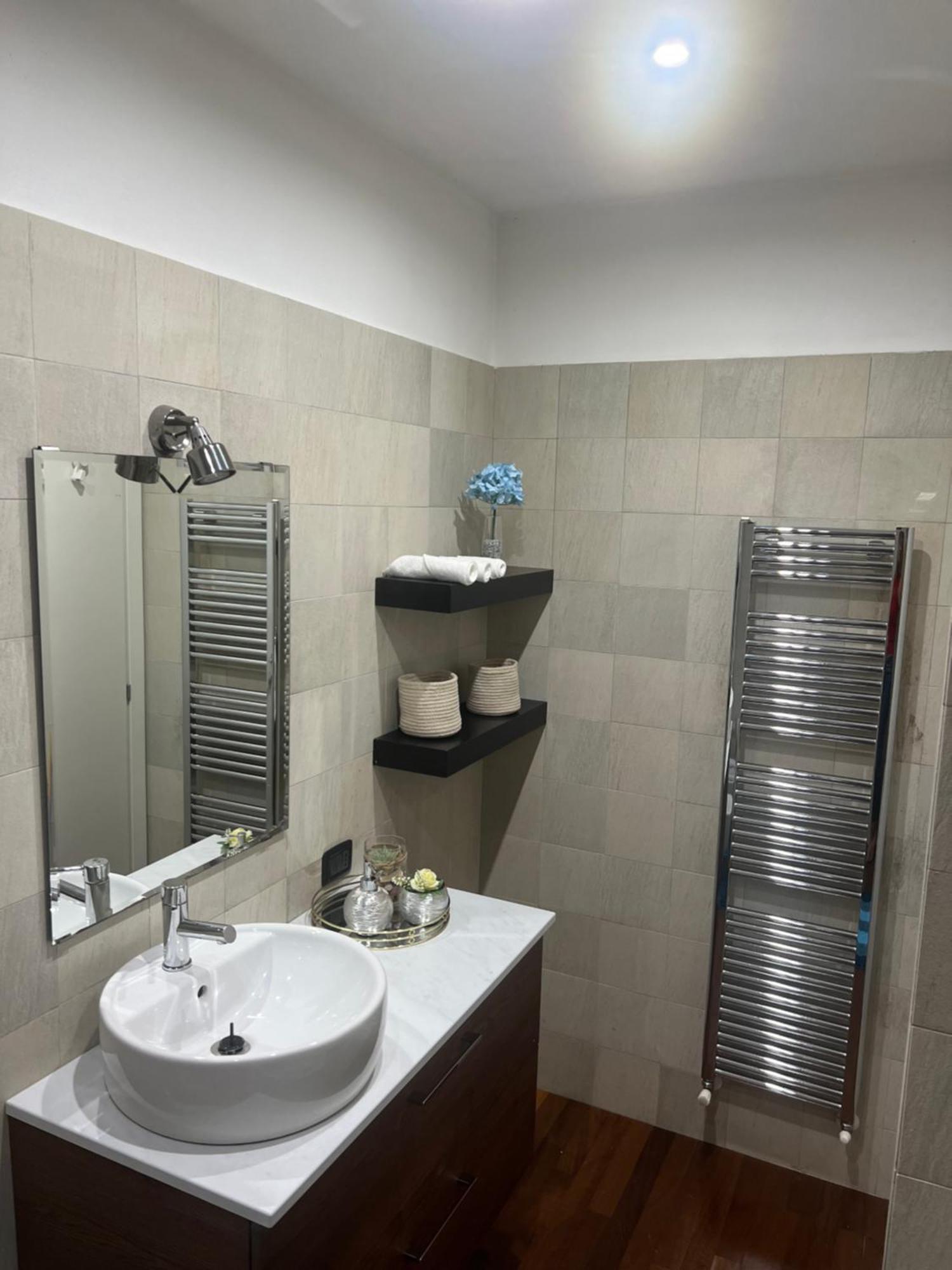 B&B Resilienza - Camera Privata Con Bagno Леко Екстериор снимка